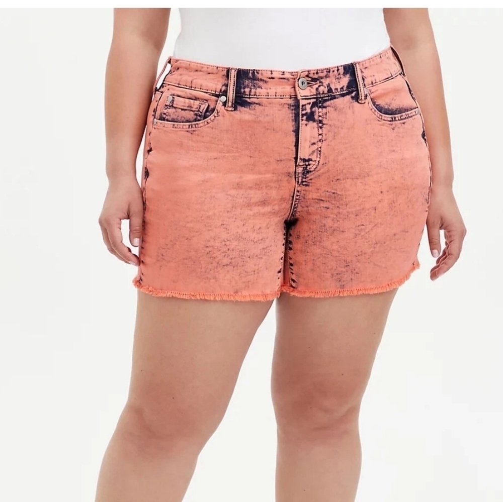 NWT Torrid Coral And Blue Acid Wash Size 14  Jean Shorts Mid-Rise Relaxed Fit